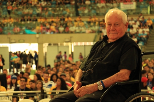 É Festa: Padre Haroldo comemora 99 anos e fala sobre os benefícios de levar uma vida saudável